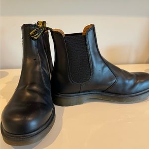 Dr Martens Chelsea 2976 Boot